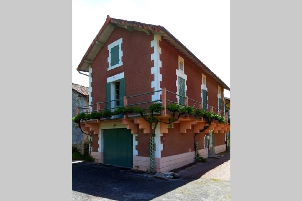 Maison Au Bord De La Riviere Dronne En Perigord Vert Saint-Front-la-Riviere Bagian luar foto