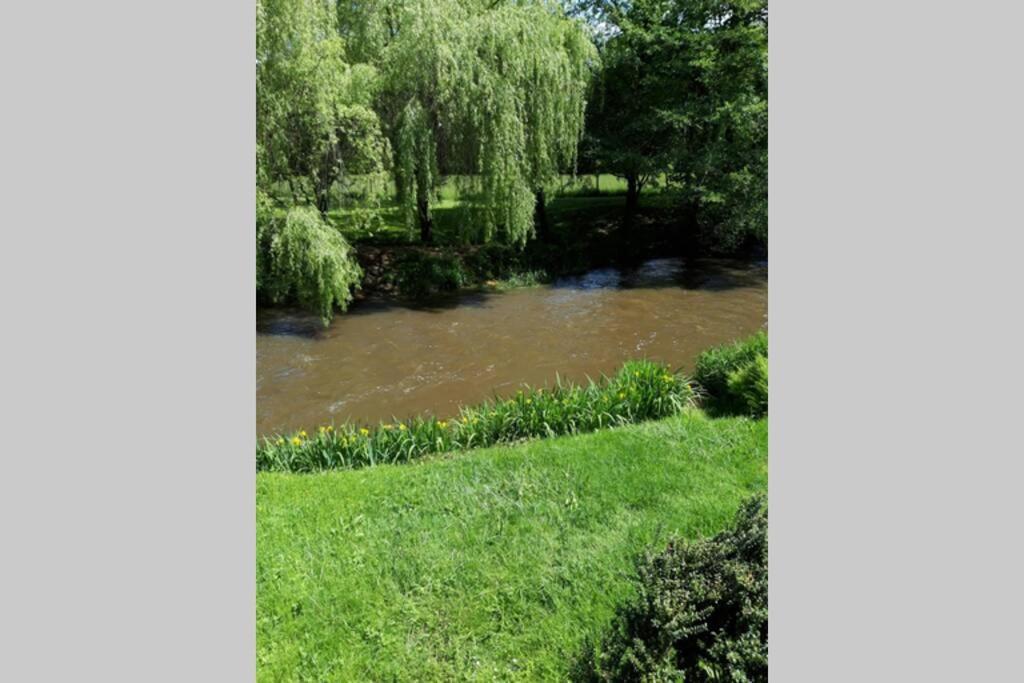 Maison Au Bord De La Riviere Dronne En Perigord Vert Saint-Front-la-Riviere Bagian luar foto