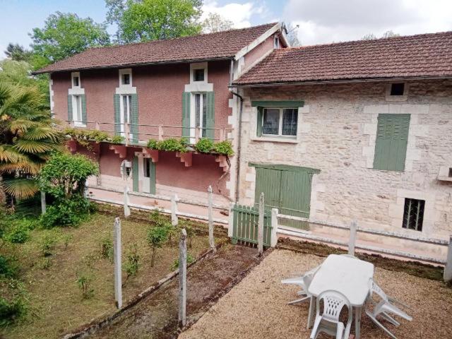 Maison Au Bord De La Riviere Dronne En Perigord Vert Saint-Front-la-Riviere Bagian luar foto